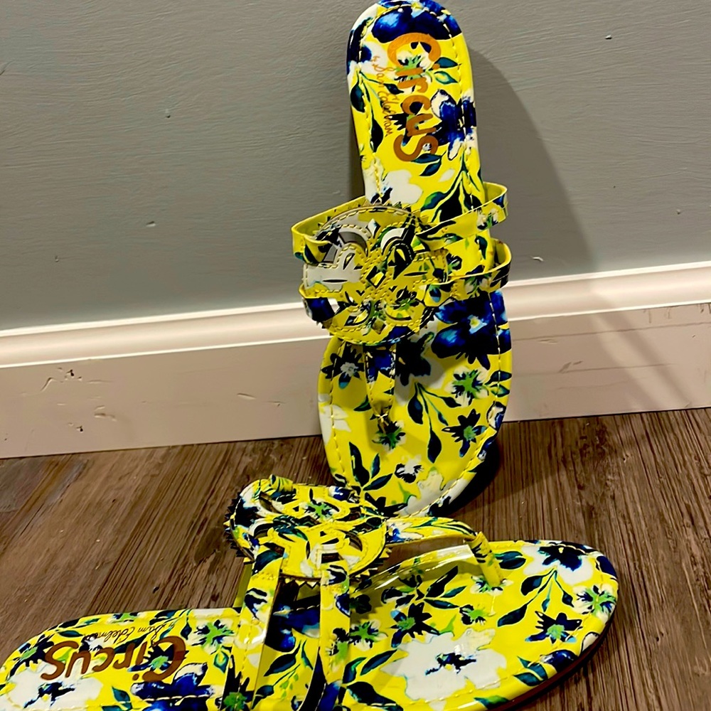 Sam Edelman Circus Medallion Sandals Yellow Green Blue Floral